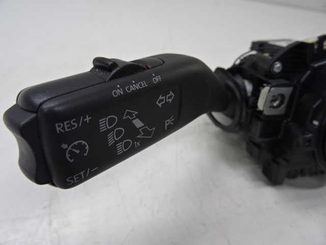 COMMODO DE CLIGNOTEURS Seat LEON (2) (1P)  9/05 - 12