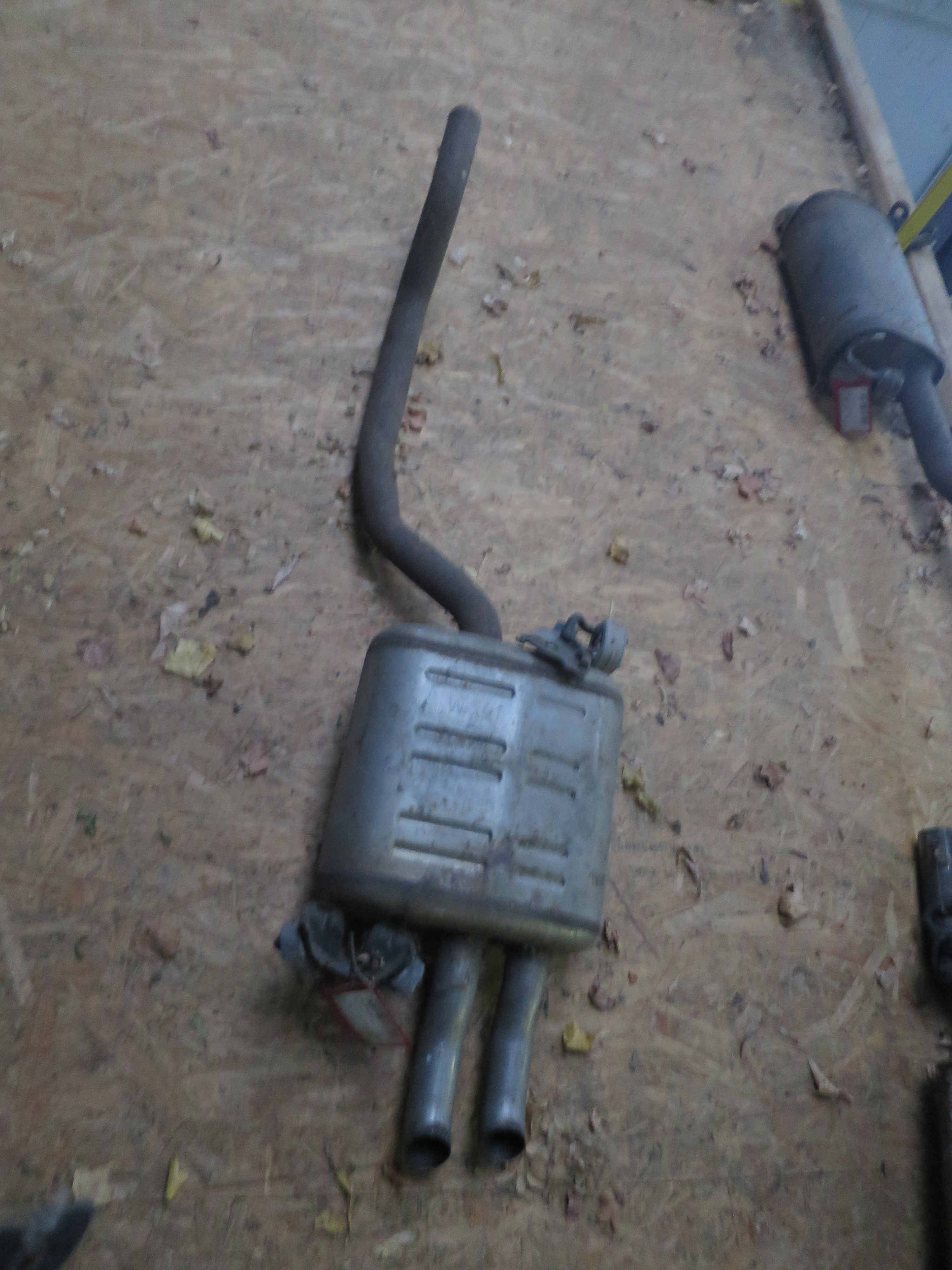 AUSPUFF ENDTOPF Vw PASSAT 10/00 - 02/05