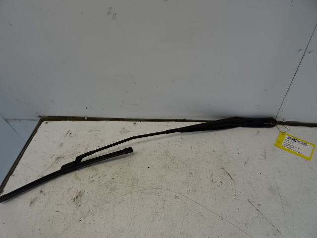 RUITENWISSERARM RECHTS VOOR Vw POLO (6R) FaceLift 5/14 - 17