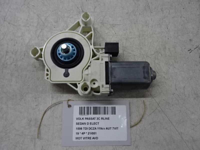MOTOR RUITMECHANISME VOOR RECHTS Vw PASSAT 11/14 - 19