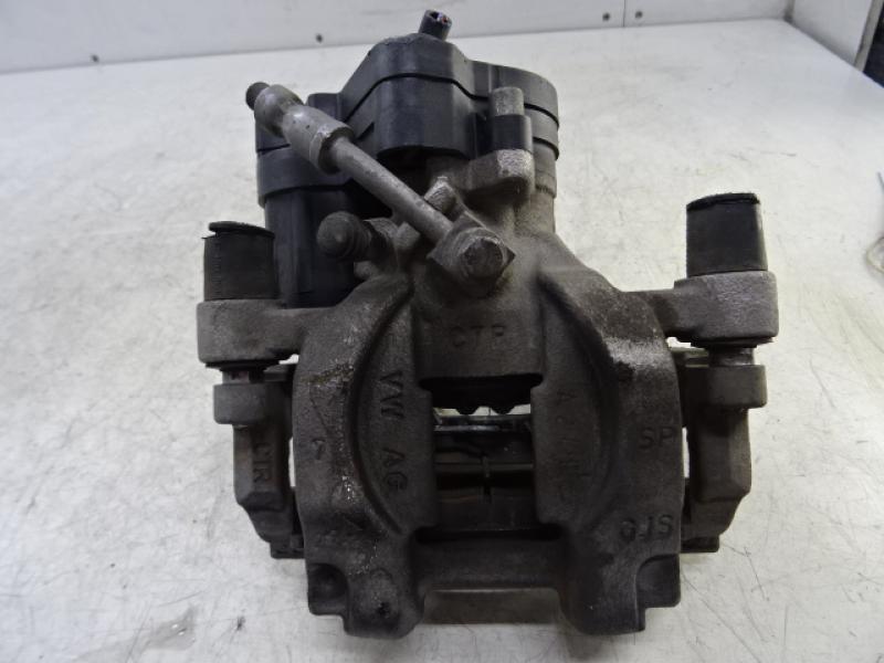 REMKLAUW ACHTER RECHTS Vw PASSAT 11/14 - 19