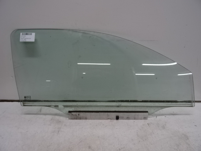 VITRE DE PORTE AVANT DROITE Opel CORSA C 09/00 - 10/06