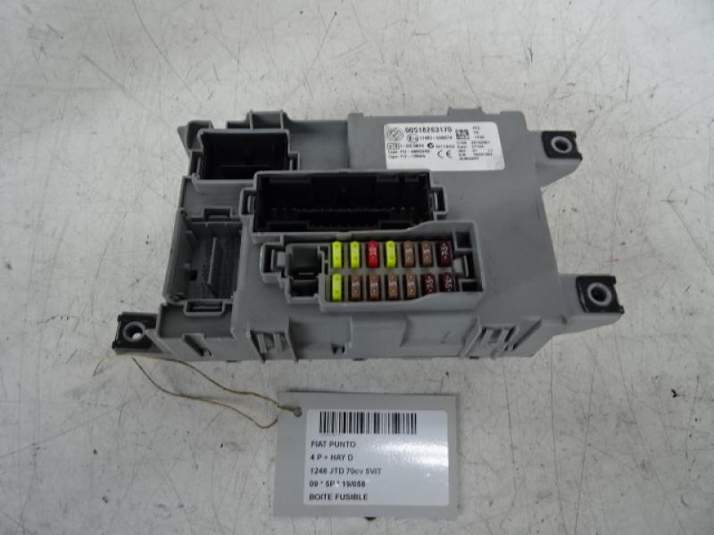 BOITE A FUSIBLES Fiat PUNTO 7/03 - 12