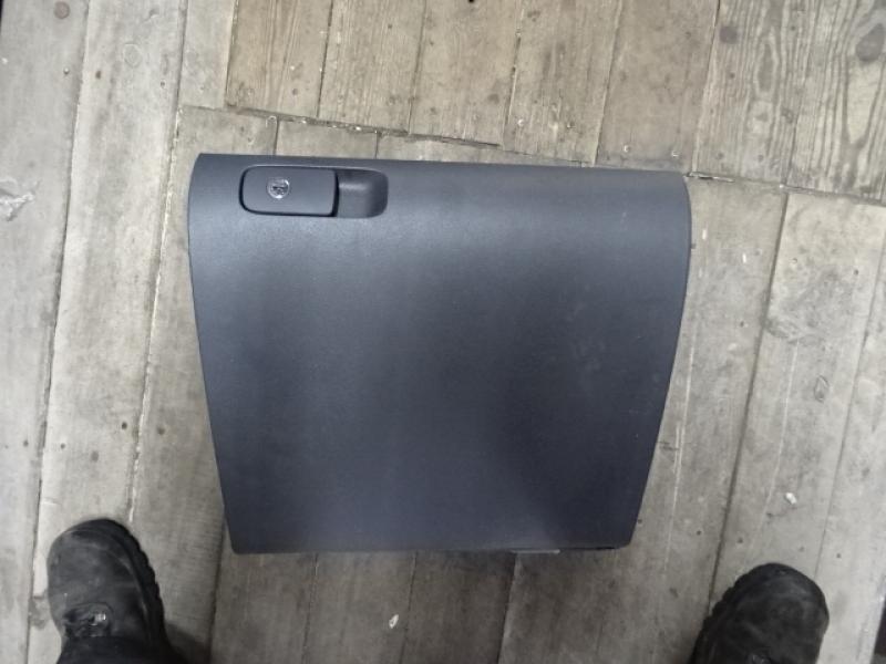GLOVEBOX Vw GOLF V 11/03 - 08