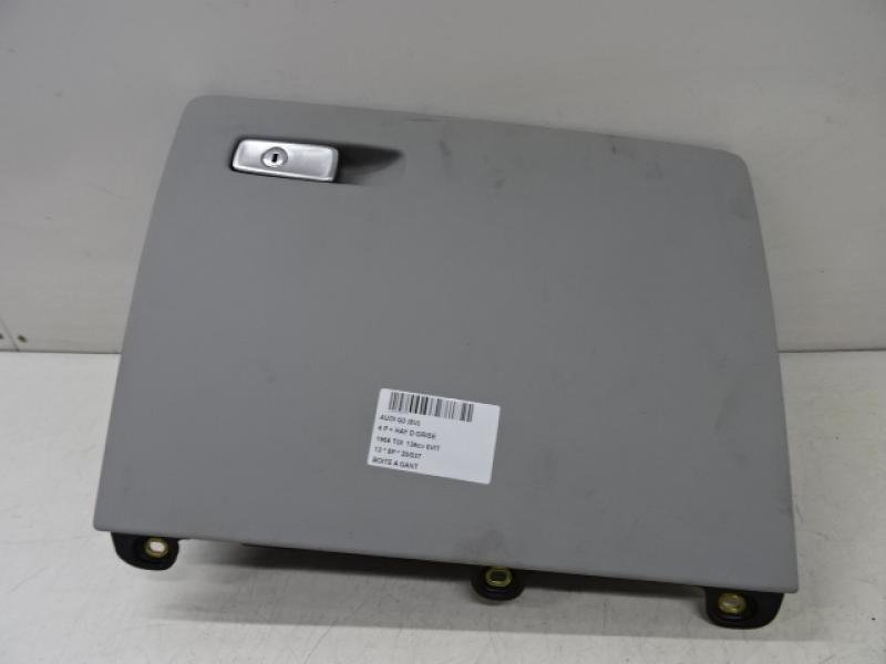 HANDSCHUHFACH Audi Q3 06/11 - 15