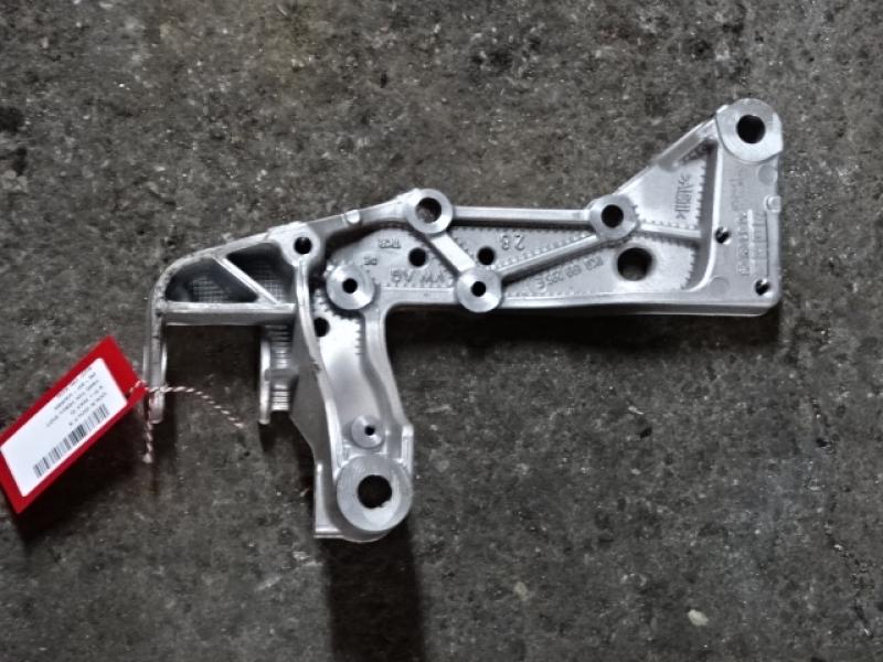 SUPPORT-TRIANGLE AVANT GAUCHE Vw GOLF V 11/03 - 08