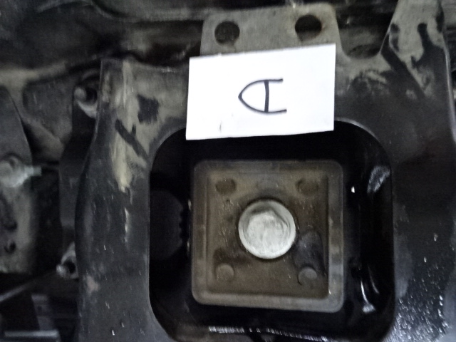 VERSNELLINGSBAKSTEUN Ford FOCUS (3) 08 - 02/11