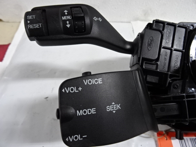 KNIPPERLICHTSCHAKELAAR Ford FOCUS (3) 08 - 02/11