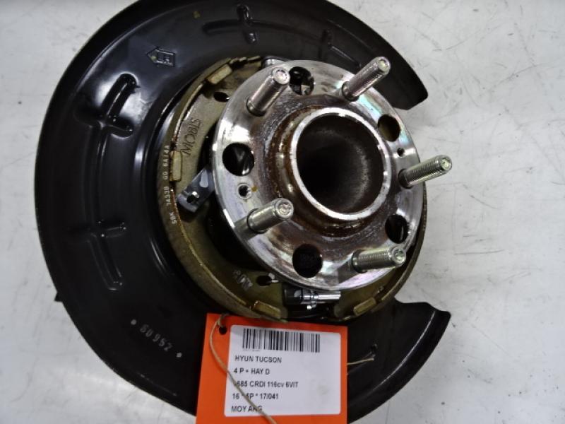 MOYEU ARRIERE GAUCHE Hyundai TUCSON (2) 09/15 - 09/18