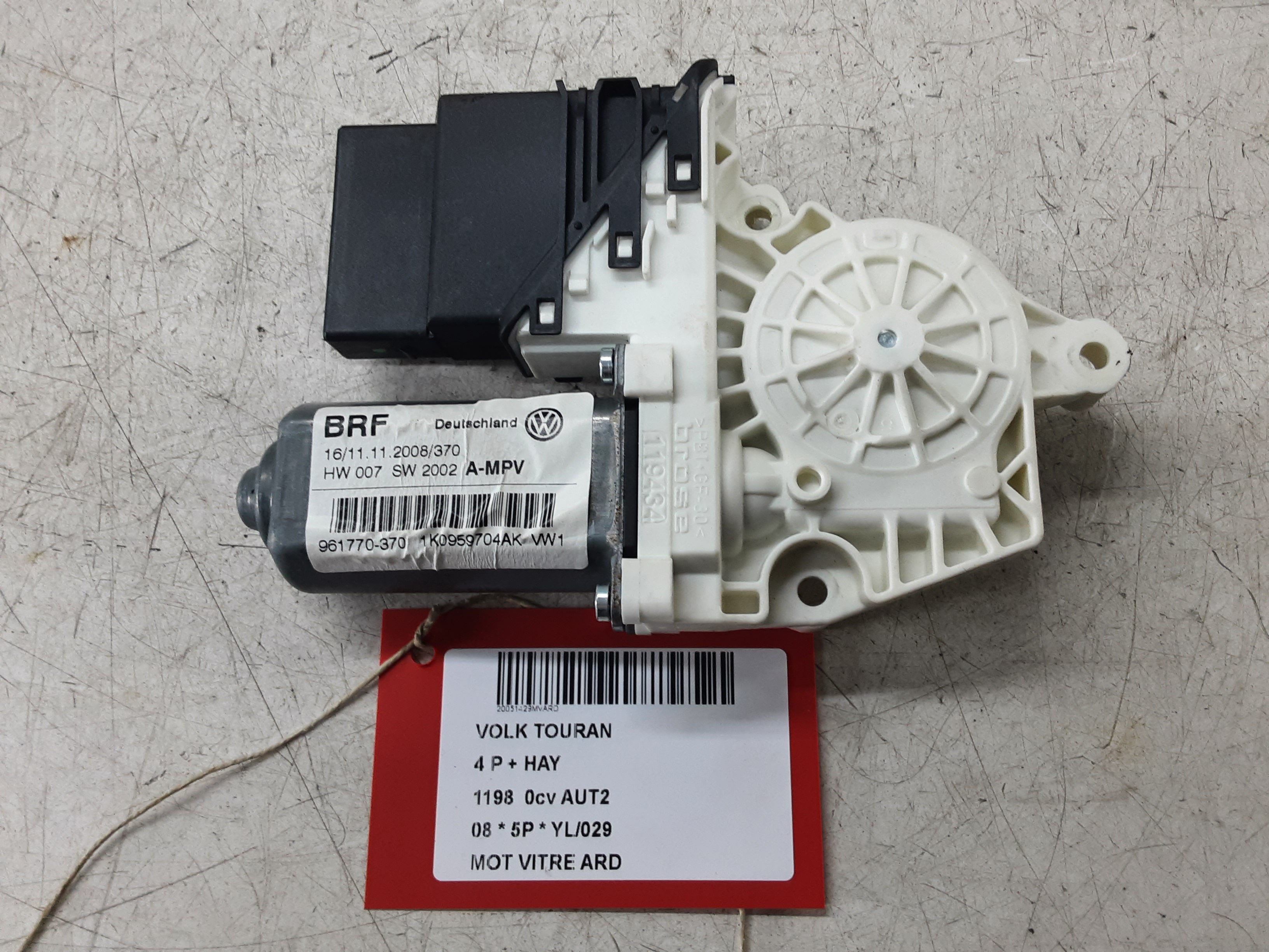 MOTEUR DE VITRE DE PORTE ARRIERE DROITE Vw TOURAN 07 - 08/10