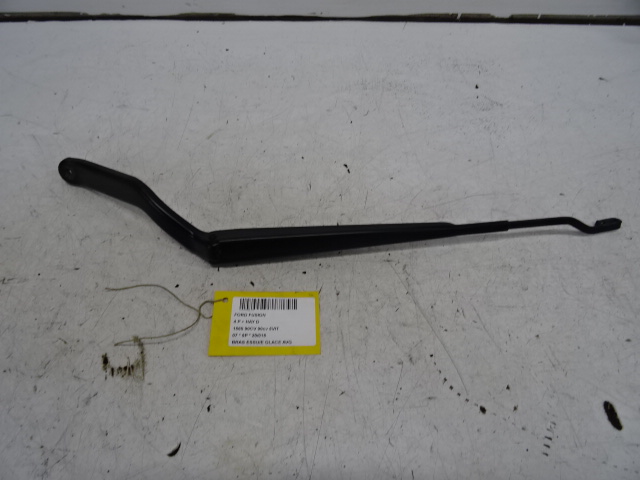 BRAS D&#039;ESSUIE-GLACE AVANT GAUCHE Ford FUSION APRES 05