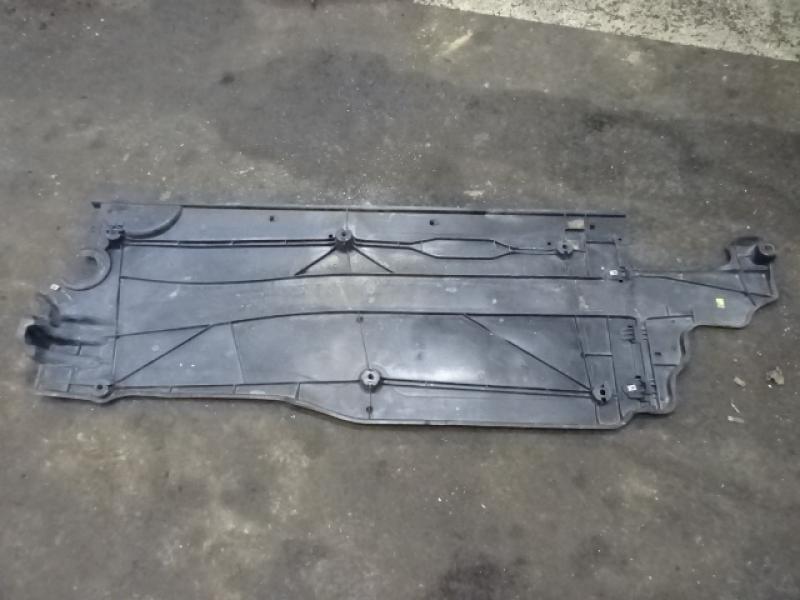 PLASTIEKE BESCHERMPLAAT ONDER AUTO RECHTS Vw POLO (AW/BZ) 10/17 - 9/21