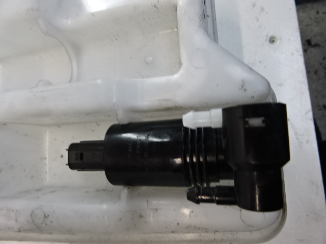 MOTOR RUITENWASSERS VOOR Volvo V40 03/12+