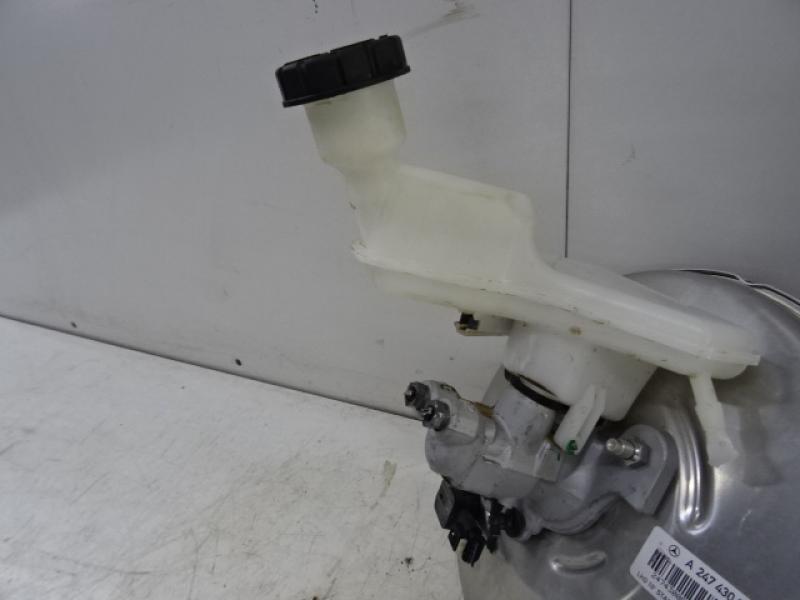 HOOFDREMCILINDER Mercedes-Benz A W177 18 - 2/23