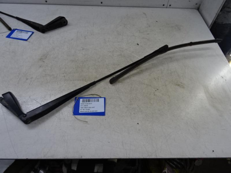 RUITENWISSERARM RECHTS VOOR Mercedes-Benz A W177 18 - 2/23