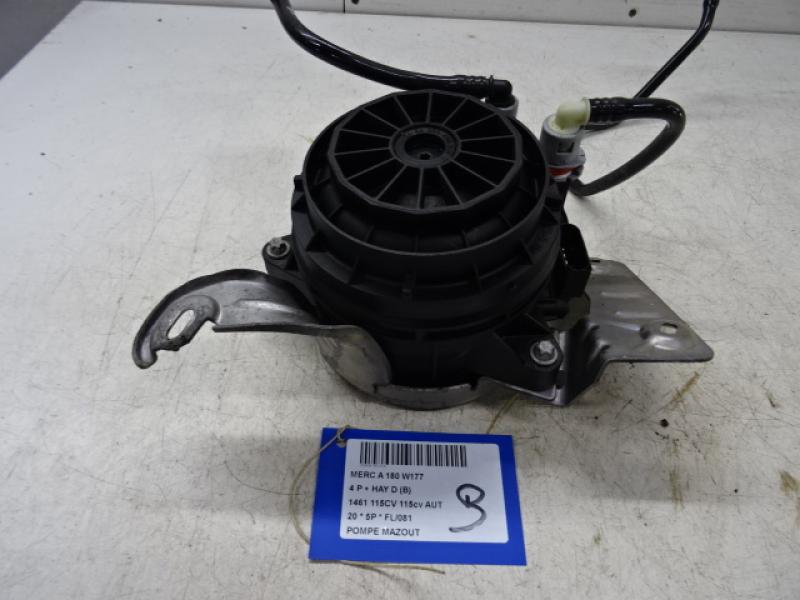 DIESEL POMP Mercedes-Benz A W177 18 - 2/23