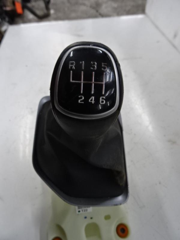 SCHALTKNAUF  Hyundai TUCSON (2) 09/15 - 09/18