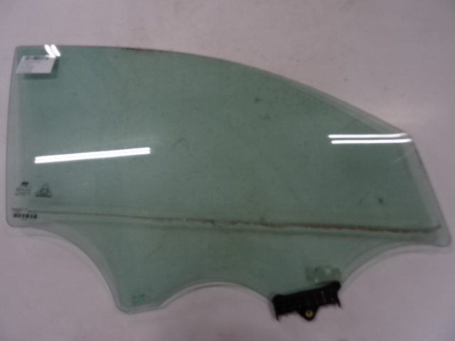 VITRE DE PORTE AVANT DROITE Hyundai TUCSON (2) 09/15 - 09/18