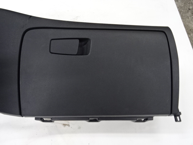 BOITE A GANT Hyundai TUCSON (2) 09/15 - 09/18