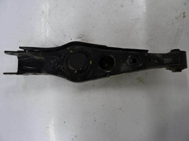 TRIANGLE ARRIERE GAUCHE Hyundai TUCSON (2) 09/15 - 09/18