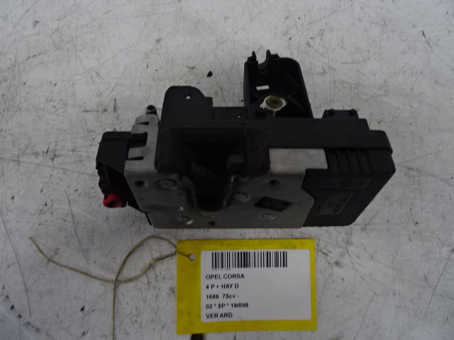 VERROUILLAGE DE PORTE ARRIERE DROITE Opel CORSA C 09/00 - 10/06