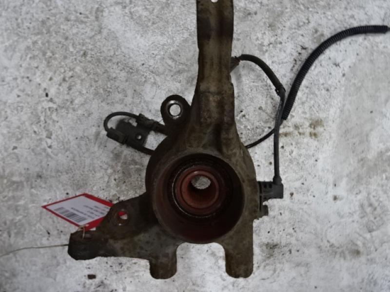 RADNABE VORNE LINKS Hyundai I30 07 - 10