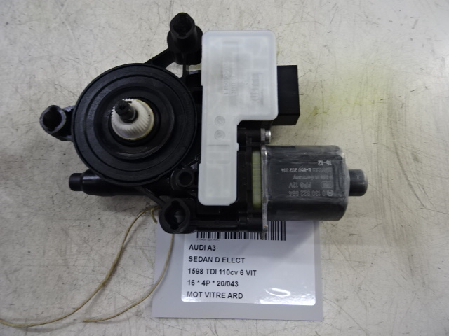 MOTOR RUITMECHANISME ACHTER RECHTS Audi A3 4D 5/13 - 16