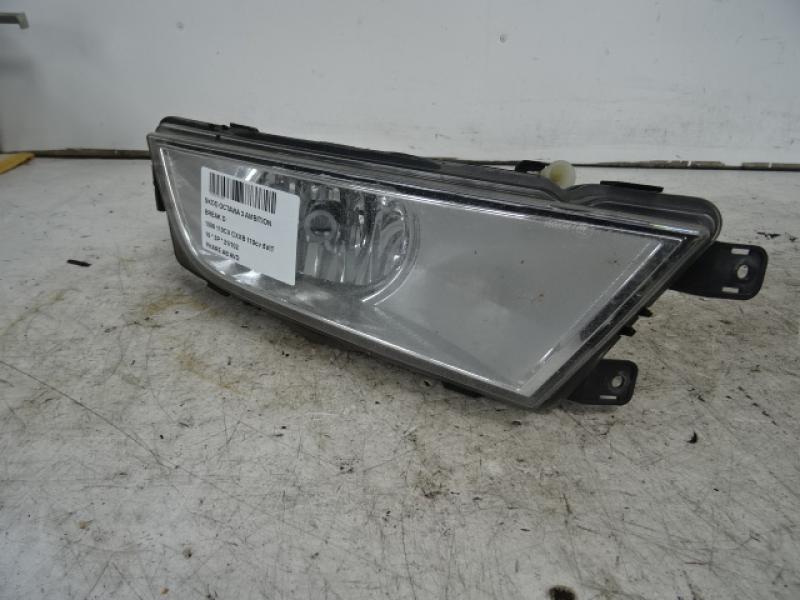 FOG LIGHT FRONT RIGHT Skoda OCTAVIA (5E) 11/12 - 3/17