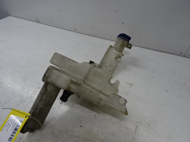 POT DE LAVE-GLACE AVANT Vw PASSAT 02/05 - 11/10