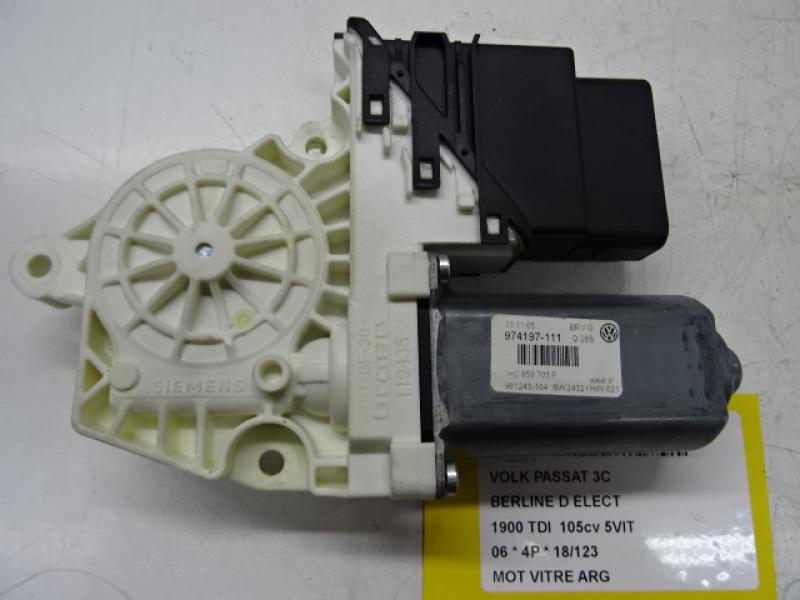 MOTEUR DE VITRE DE PORTE ARRIERE GAUCHE Vw PASSAT 02/05 - 11/10