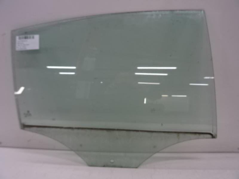 VITRE DE PORTE ARRIERE DROITE Vw PASSAT 02/05 - 11/10