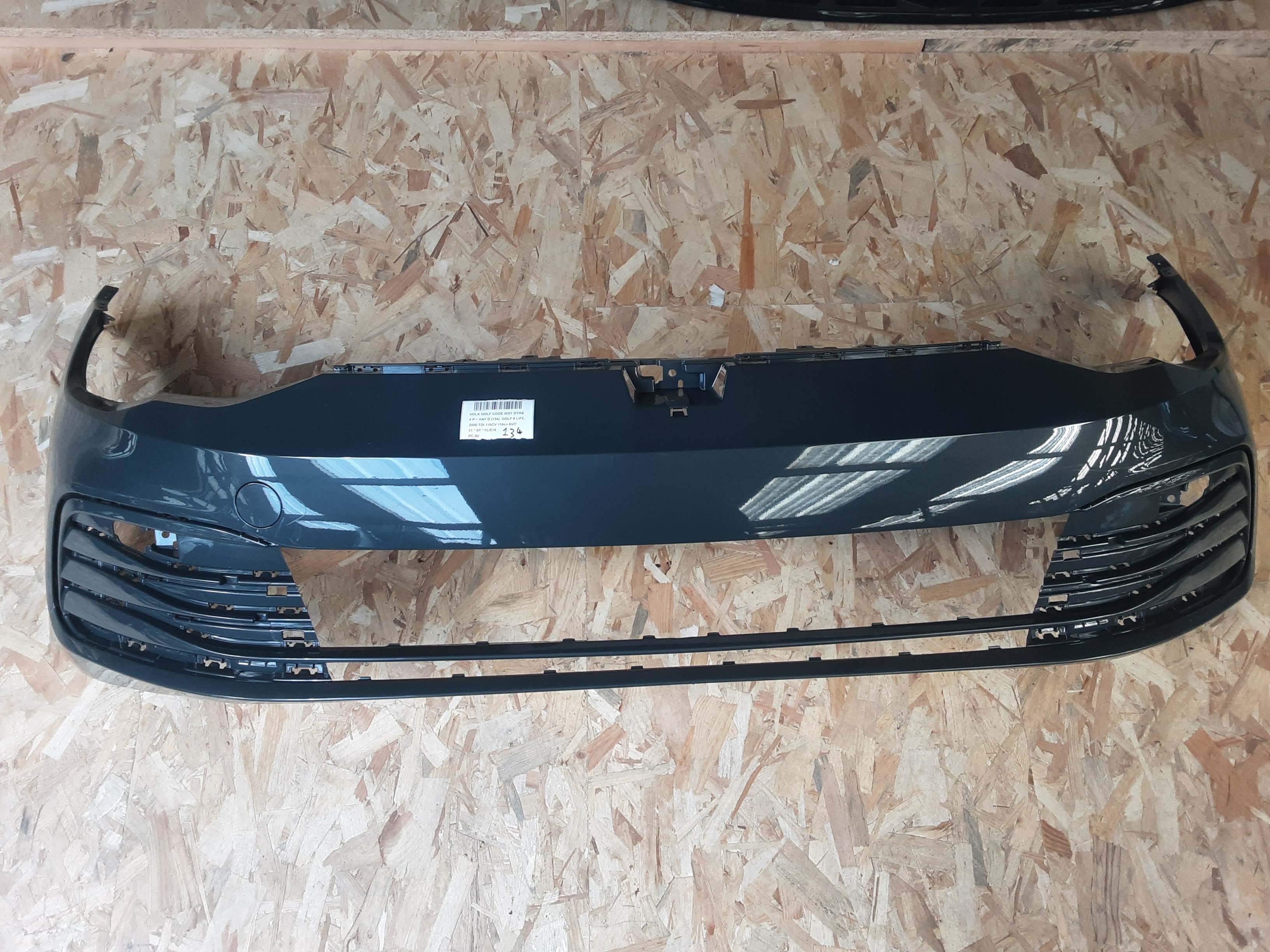 VOORBUMPER Vw GOLF VIII 2/20+