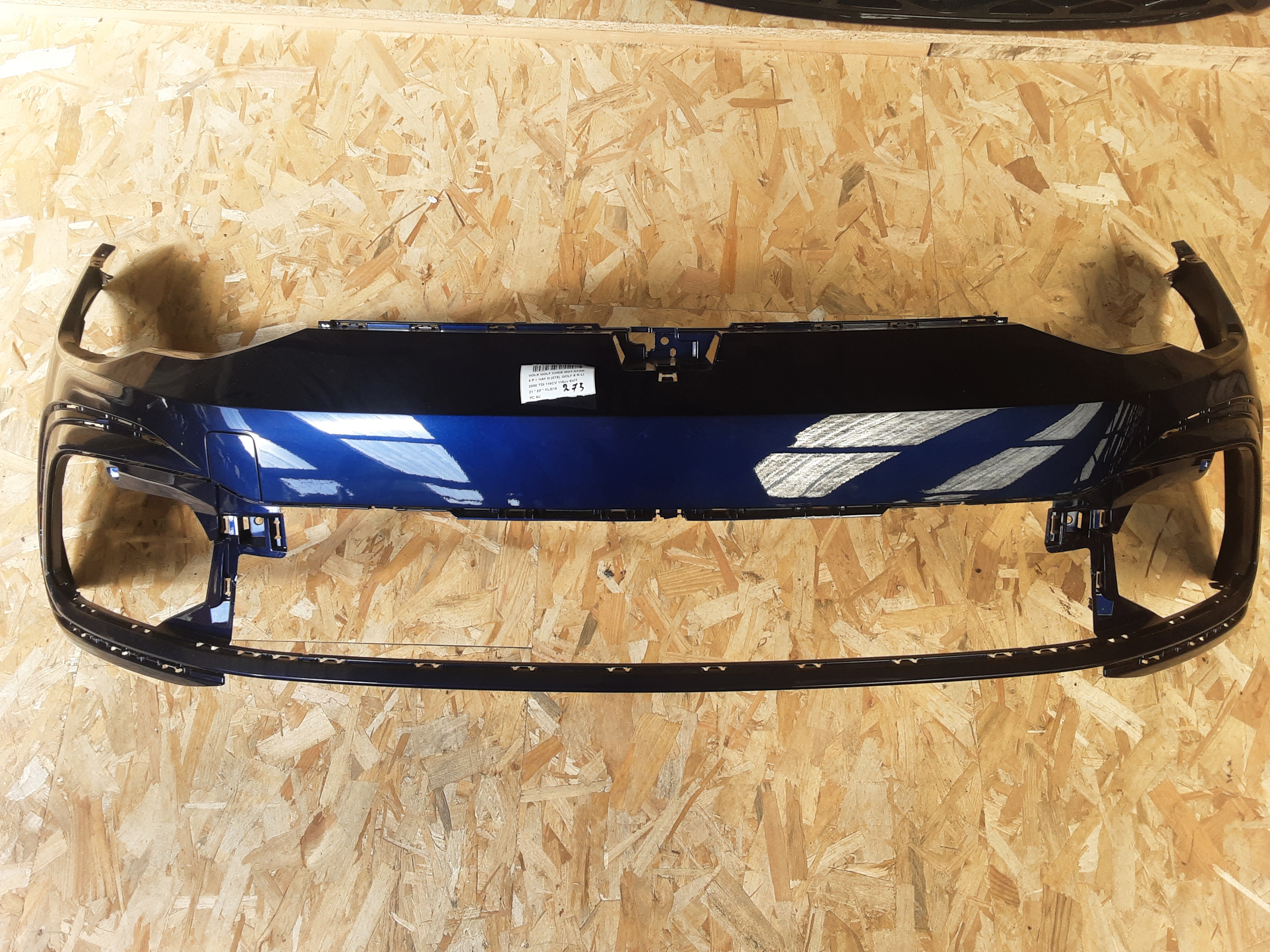 VOORBUMPER Vw GOLF VIII 2/20+