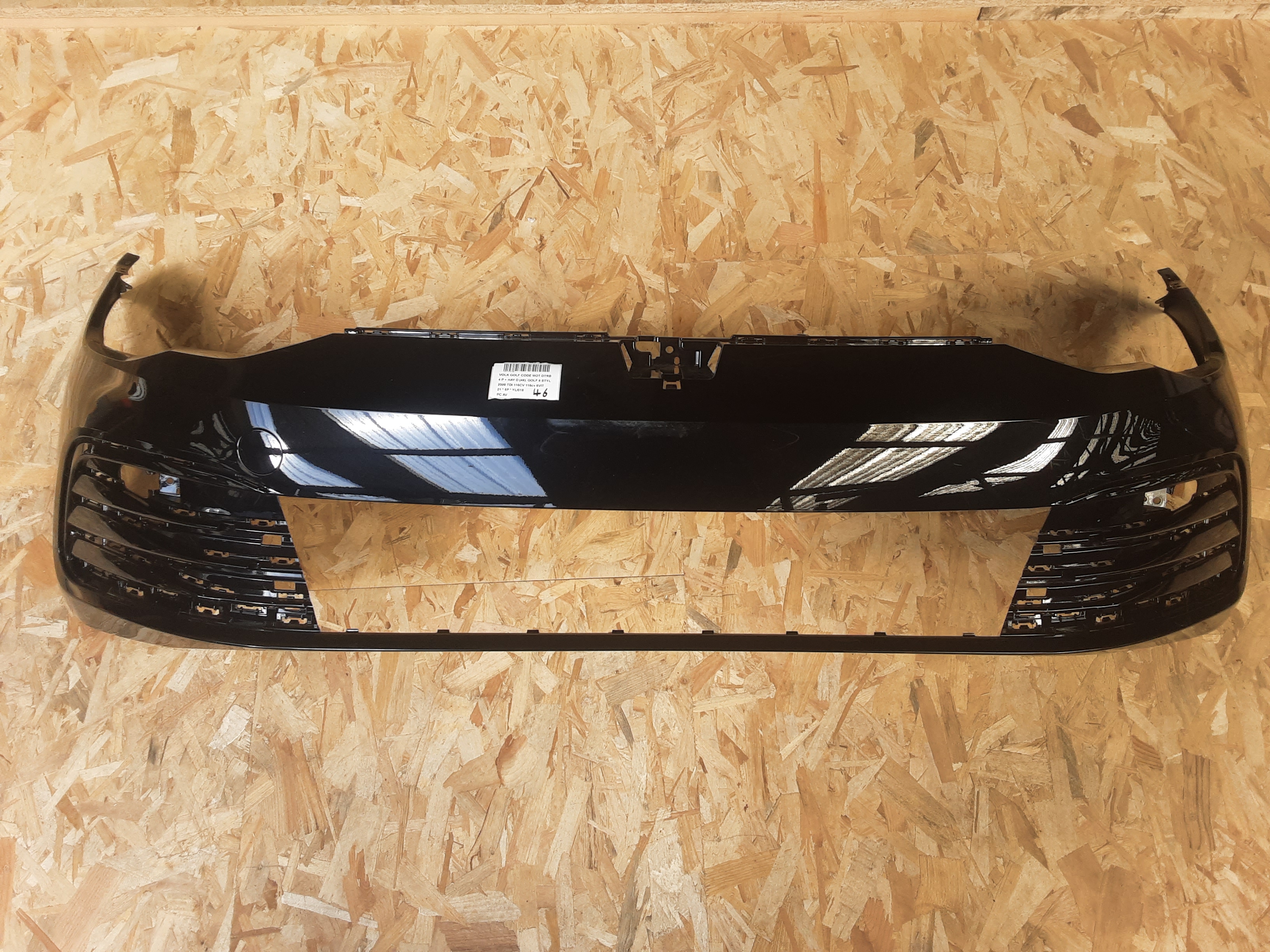 VOORBUMPER Vw GOLF VIII 2/20+