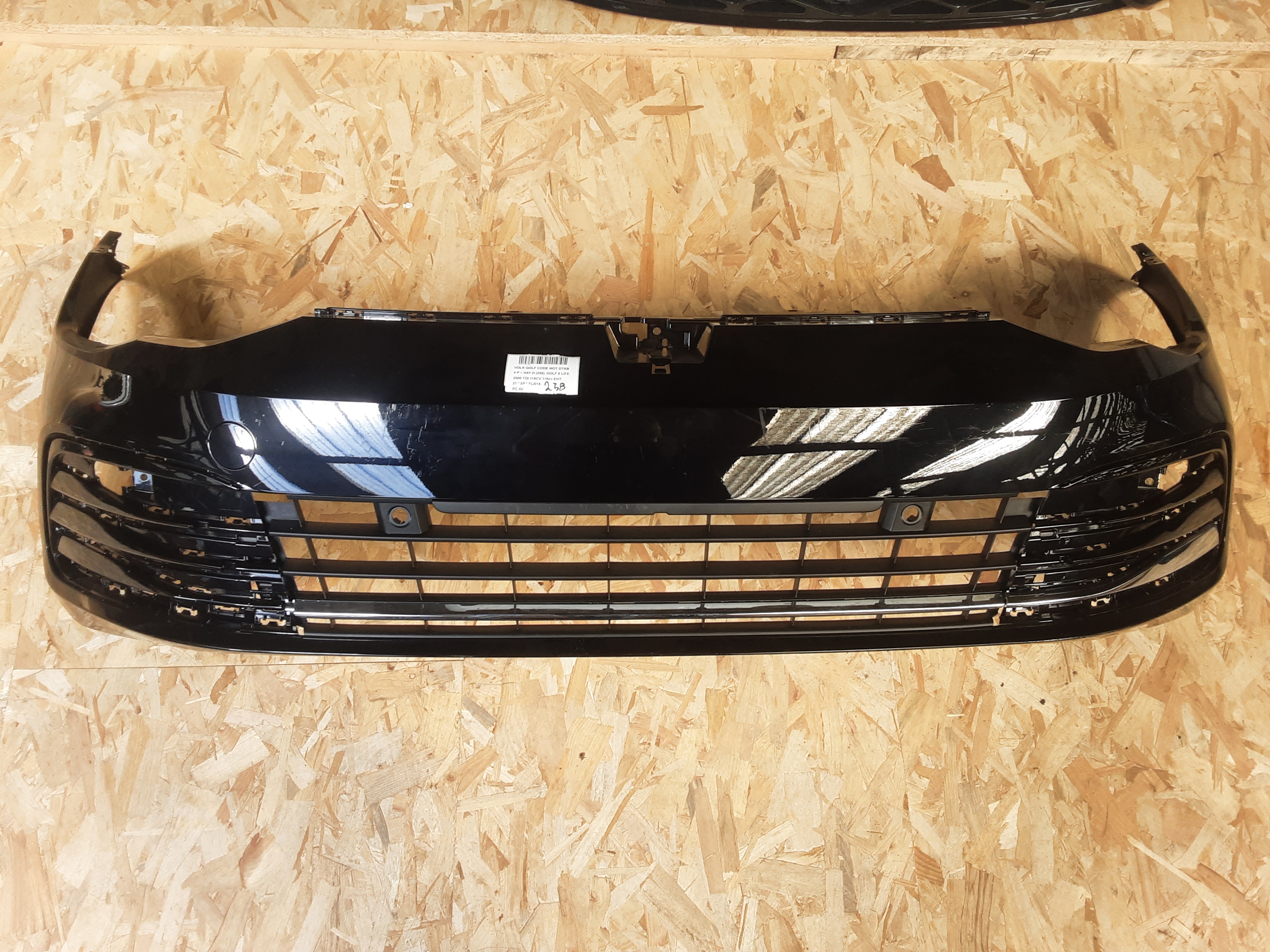 VOORBUMPER Vw GOLF VIII 2/20+