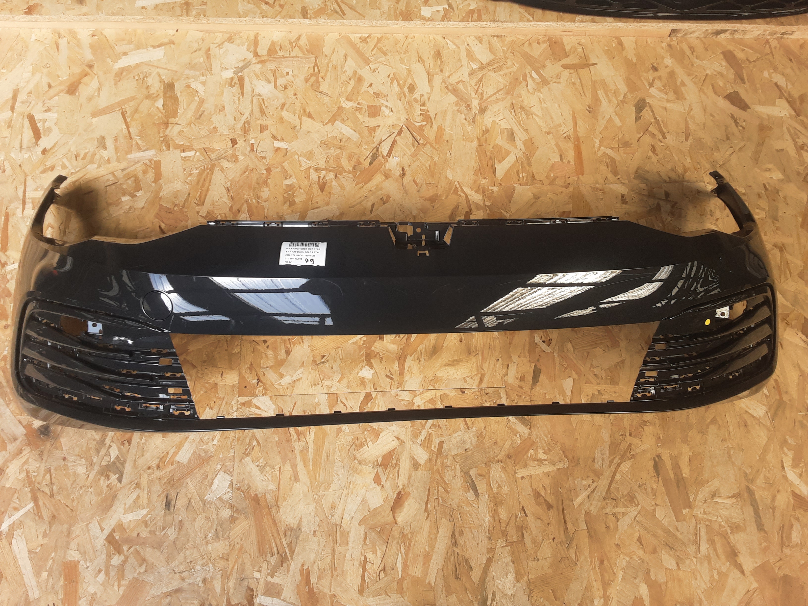 VOORBUMPER Vw GOLF VIII 2/20+