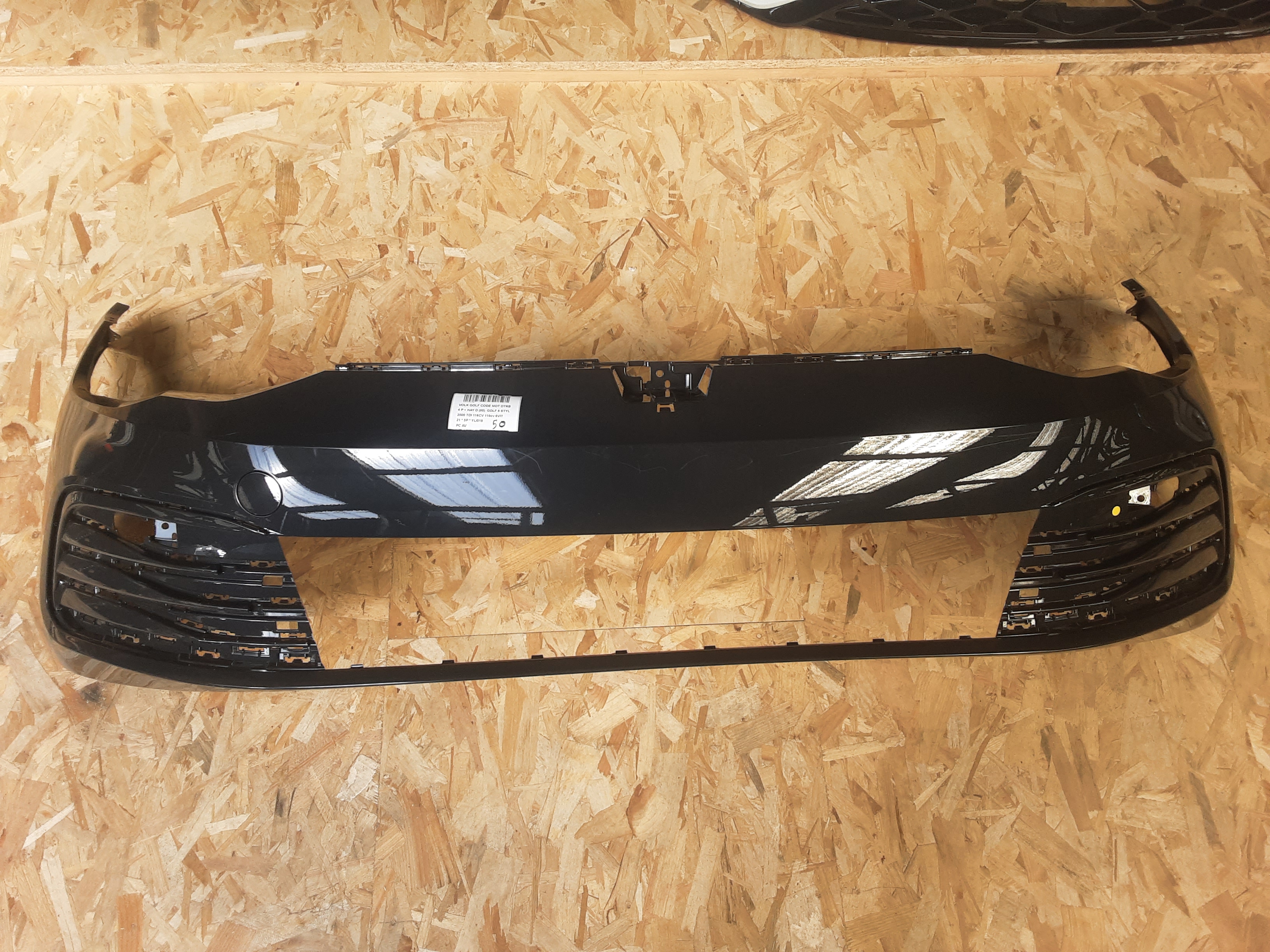 VOORBUMPER Vw GOLF VIII 2/20+