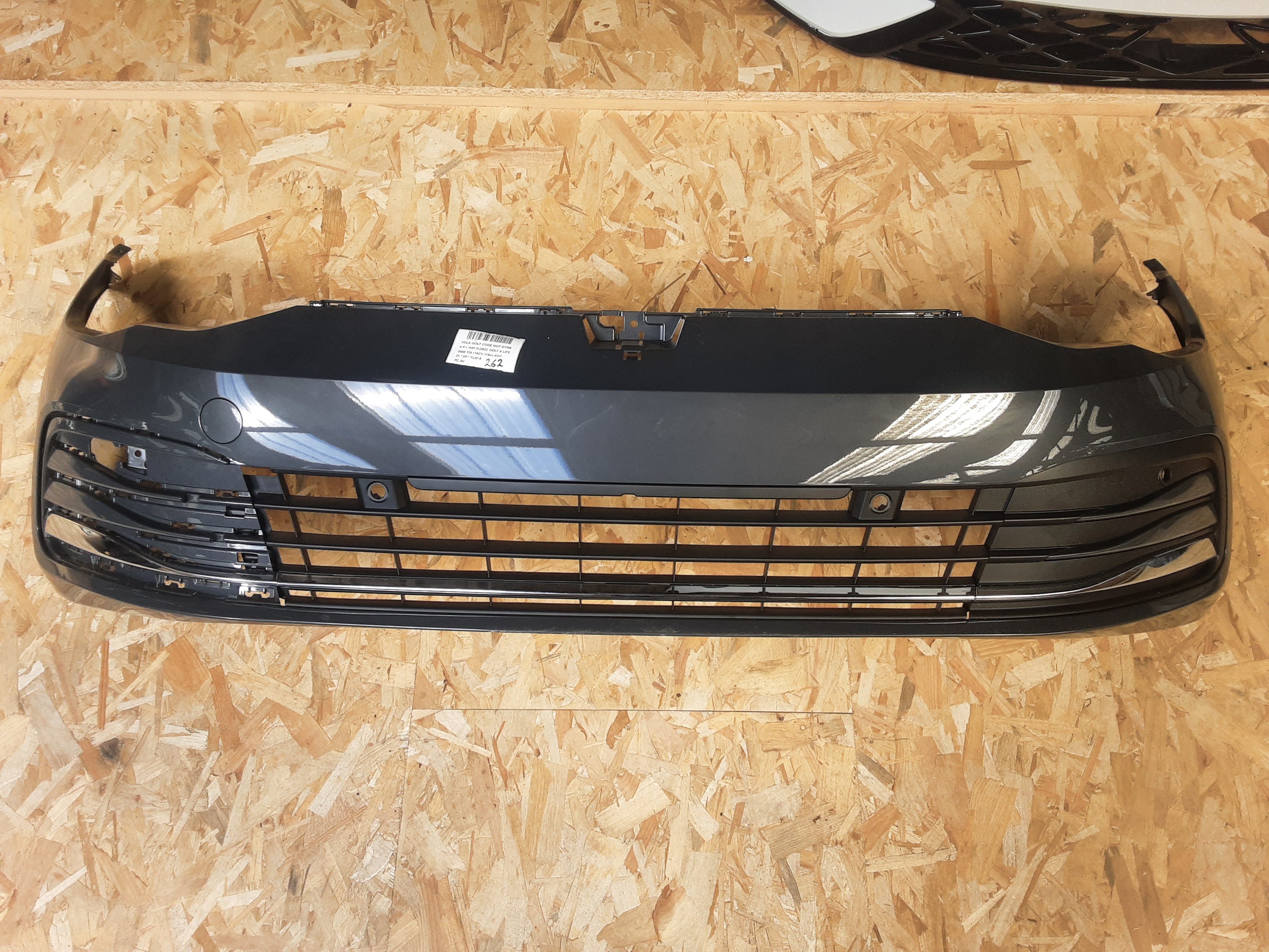 VOORBUMPER Vw GOLF VIII 2/20+