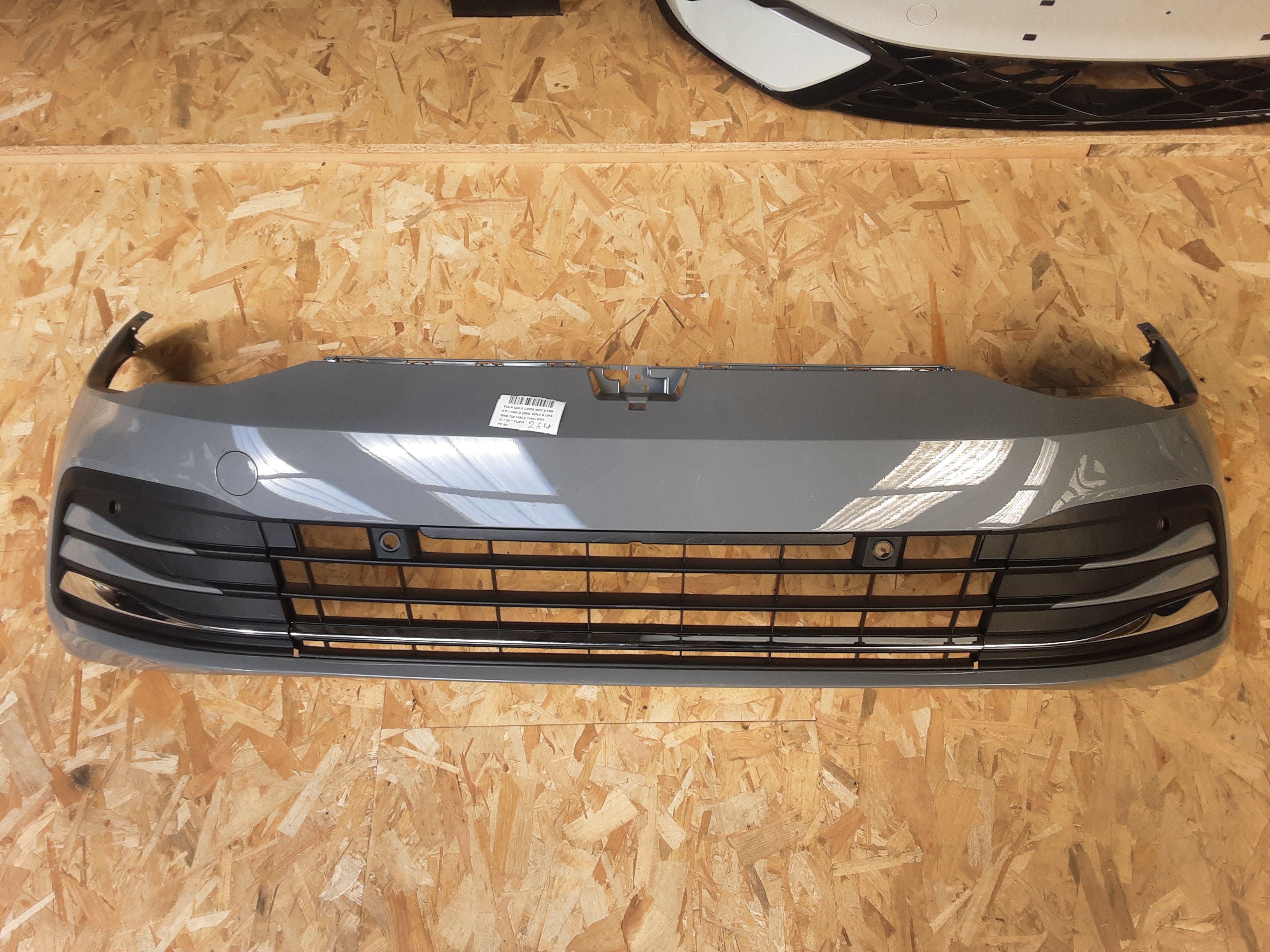 VOORBUMPER Vw GOLF VIII 2/20+