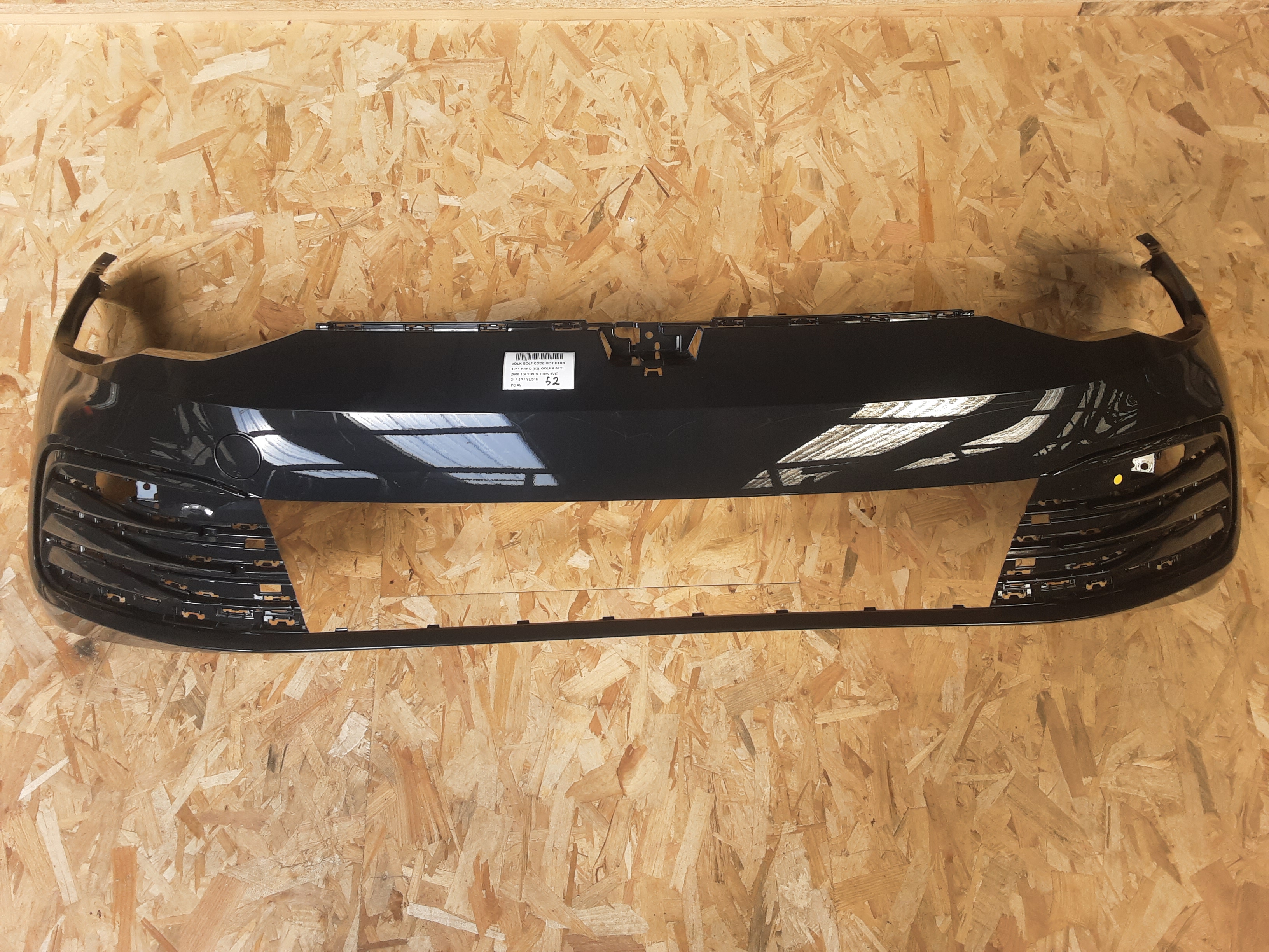 VOORBUMPER Vw GOLF VIII 2/20+