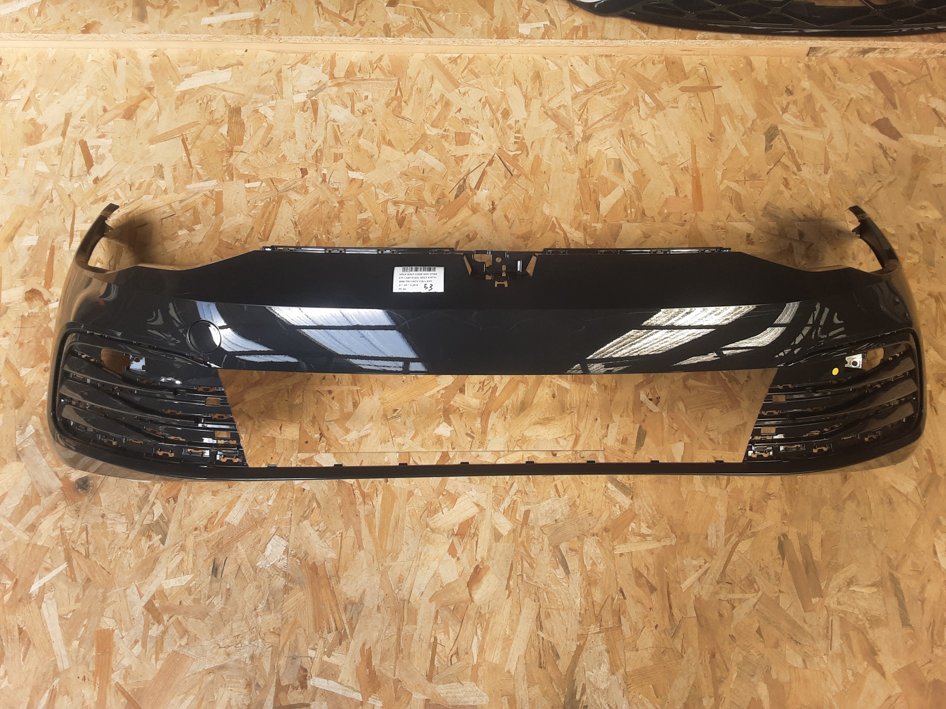 VOORBUMPER Vw GOLF VIII 2/20+
