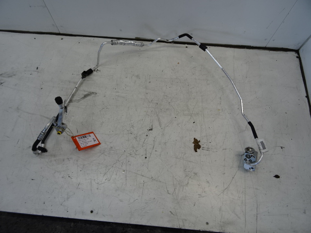 TUYAU D&#039;AIRCO Bmw 1 E81/87 4/07 - 12