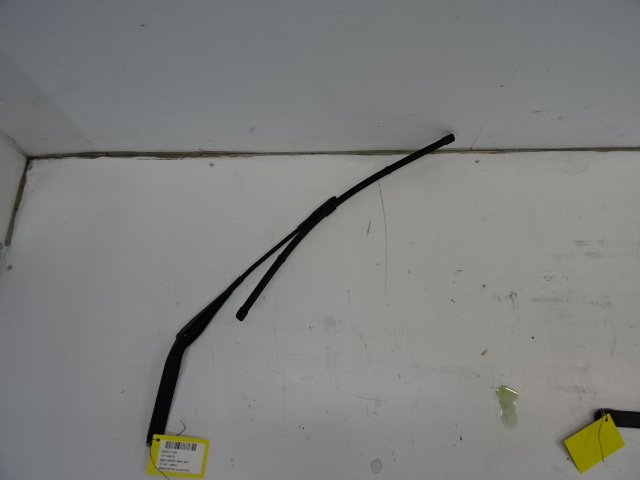 RUITENWISSERARM LINKS VOOR Bmw X1 E84 10/09 - 12