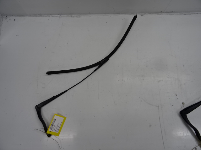 BRAS D&#039;ESSUIE-GLACE AVANT GAUCHE Opel CORSA D 01/11 - 15