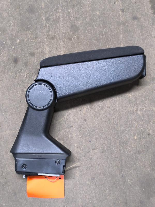 ACCOUDOIR CENTRAL Fiat PUNTO 1/12+