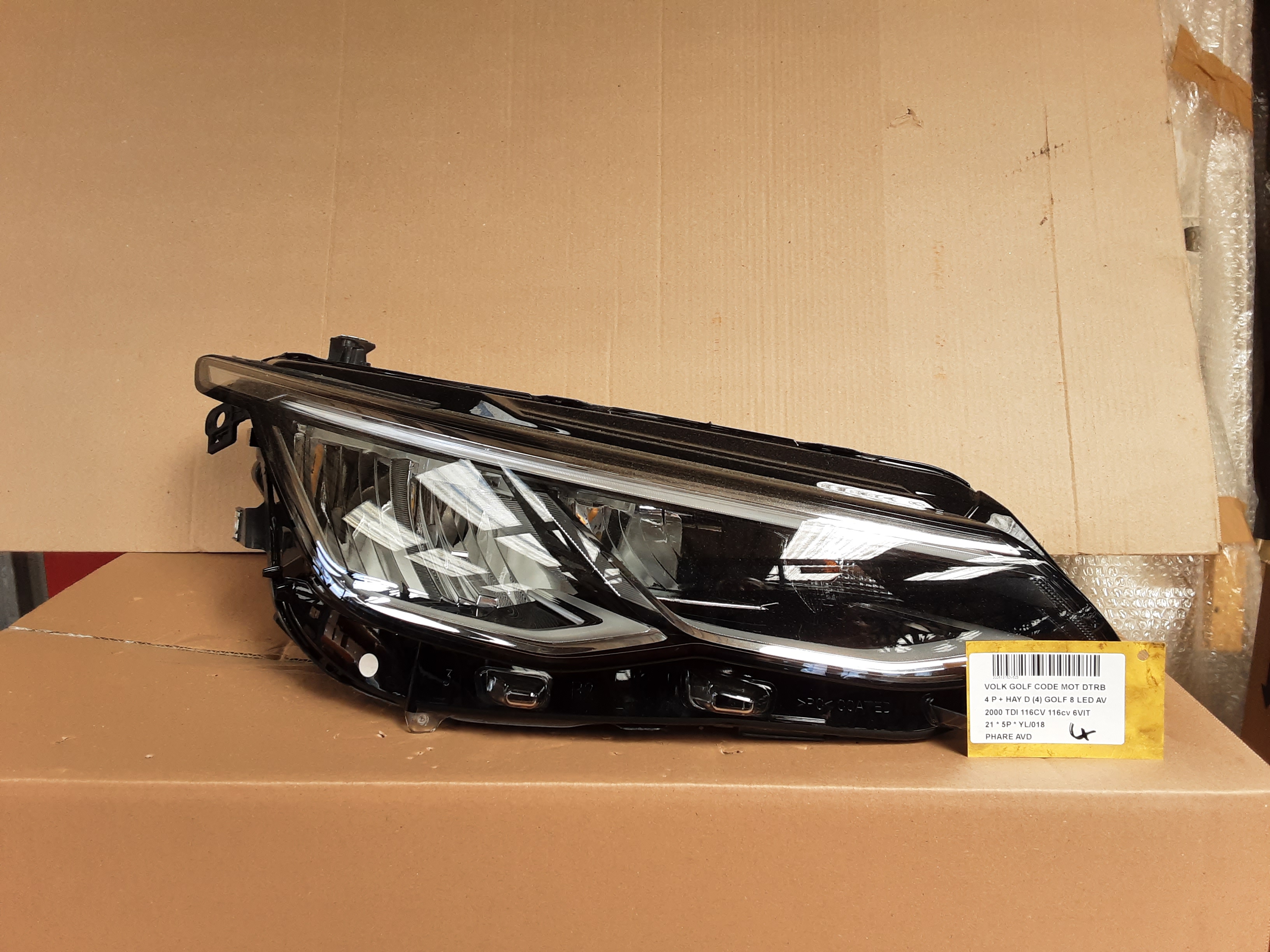 KOPLICHT VOOR RECHTS Vw GOLF VIII 2/20+