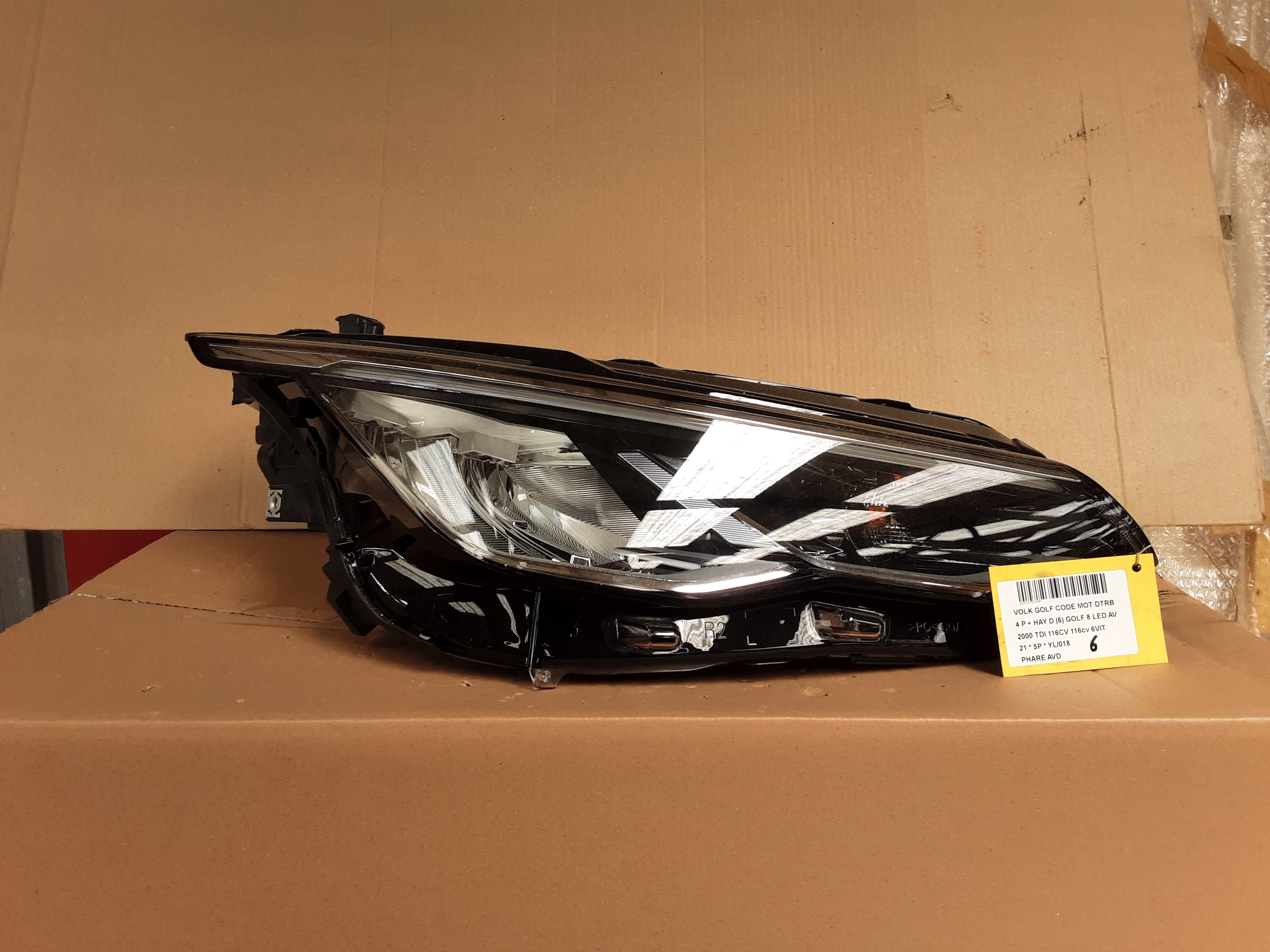 KOPLICHT VOOR RECHTS Vw GOLF VIII 2/20+