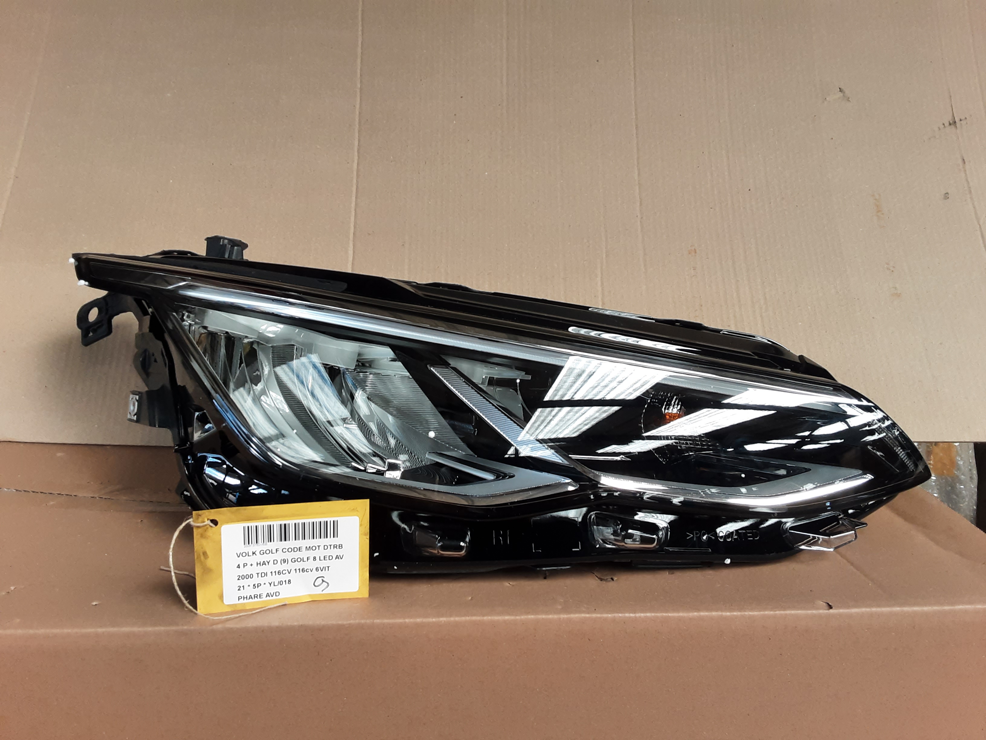PHARE AVANT DROIT Vw GOLF VIII 2/20+
