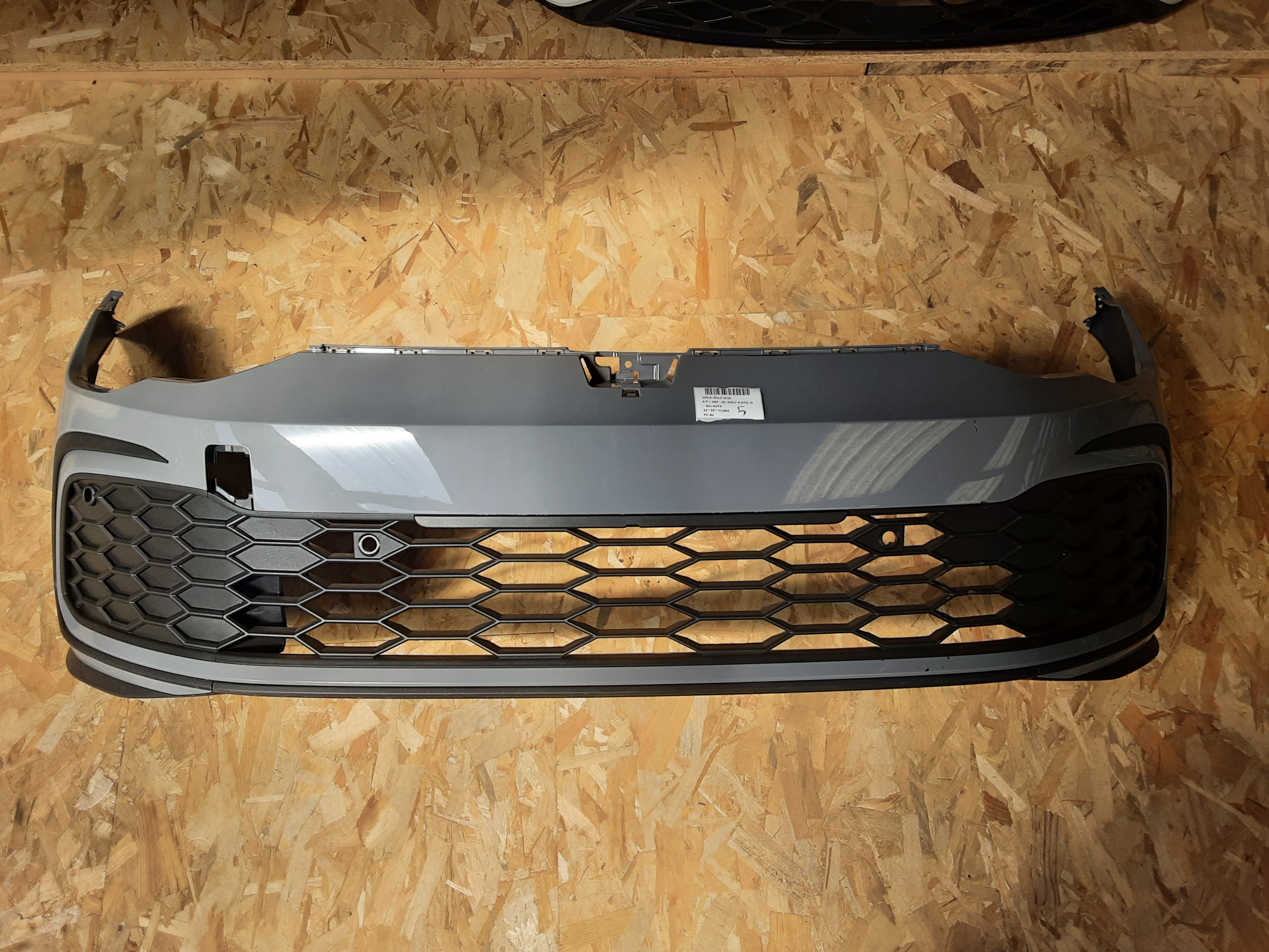 VOORBUMPER Vw GOLF VIII 2/20+
