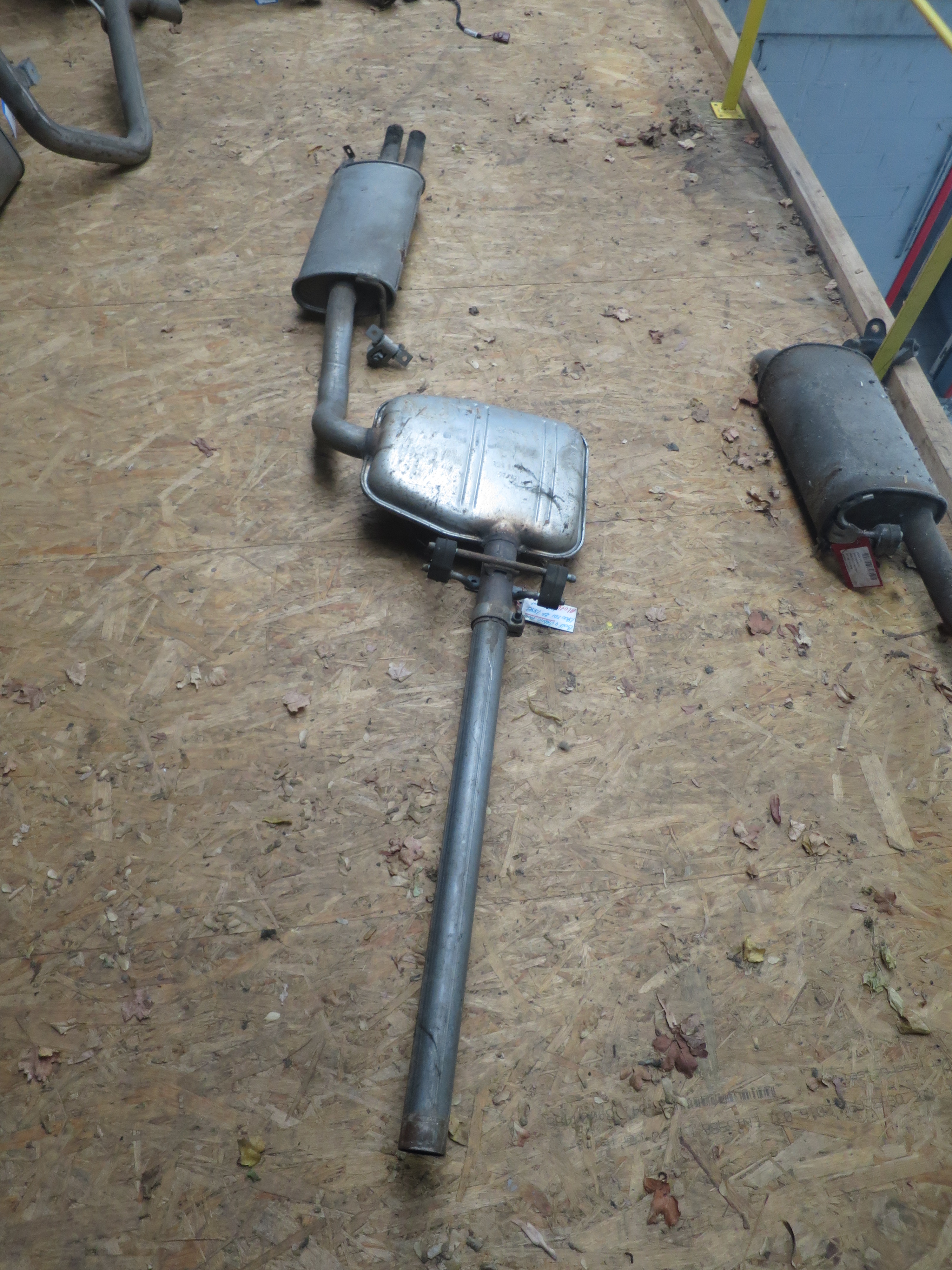 AUSPUFF Vw GOLF IV 11/97 - 03